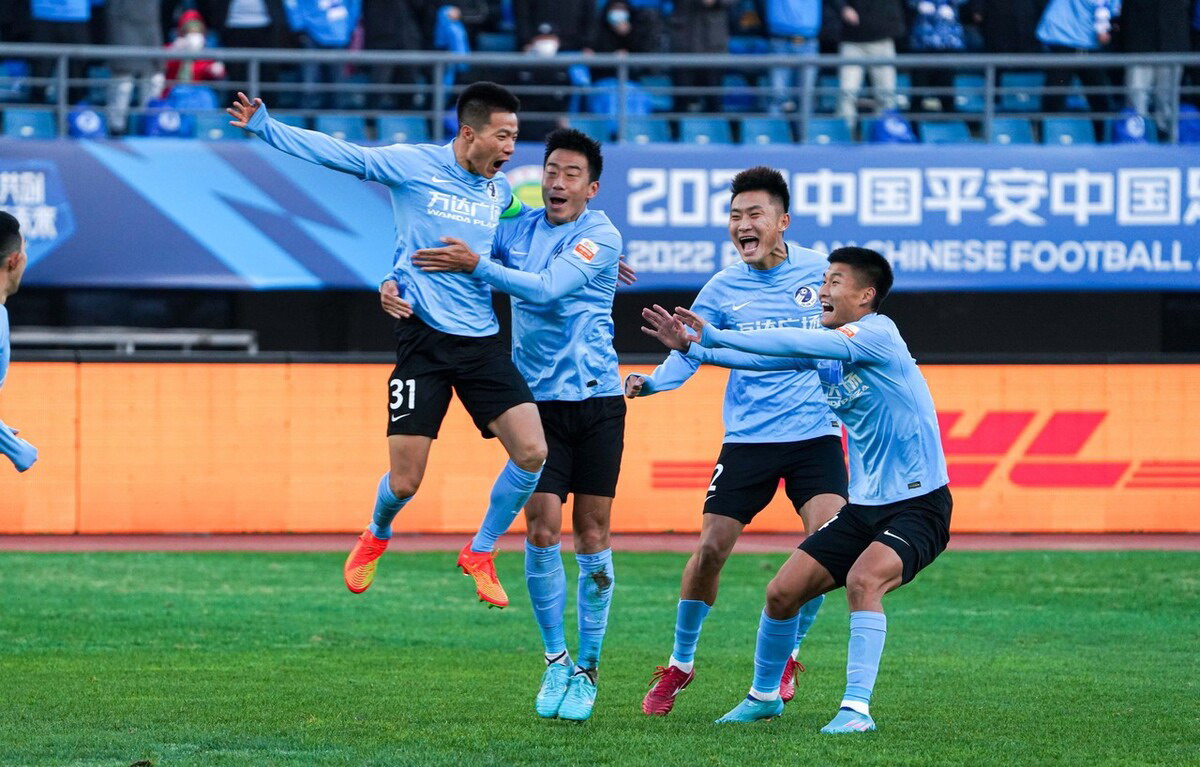 上海海港0-3神户失利：心态调整重于比分，穆斯卡特言论引波澜